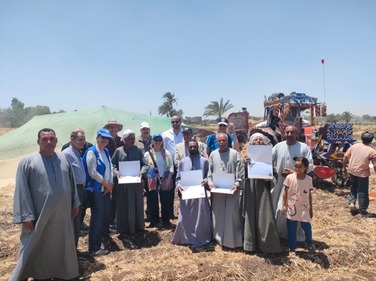 احتفالية لحصاد حقول القمح المنزرعة بالاساليب الحديثة بالاقصر