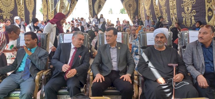 وكيل تعليم قنا يشهد حفل ومعرض ختام الأنشطة التربوية بتعليم أبوتشت