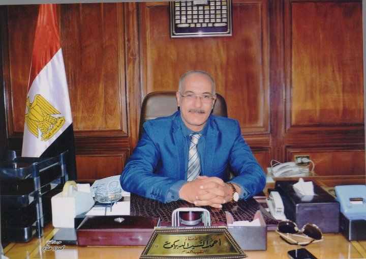 في عيد العمال:العلوم الصحية تطالب السيسي بإصدار قانون مزاولة المهنة.. وتطوير المنظومة الطبية