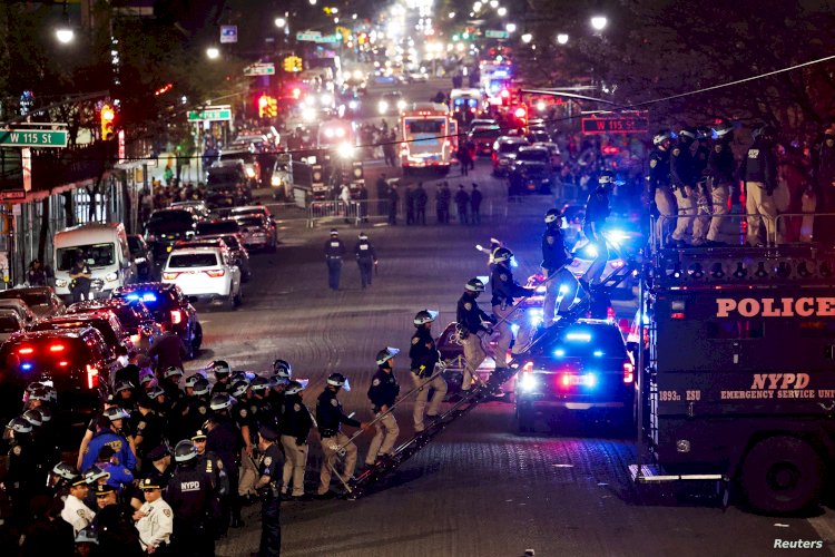 أستاذة بجامعة كاليفورنيا تفضح كواليس الهجوم الوحشي علي الطلاب المعتصمين بحرم الجامعة