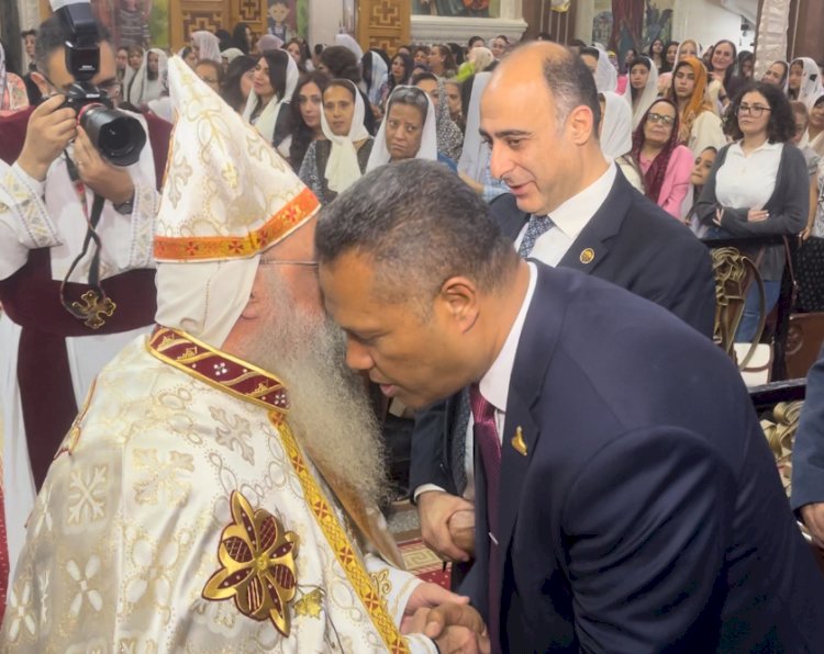 النائب محمد حمزة يشارك الأخوة الأقباط احتفالات عيد القيامة 