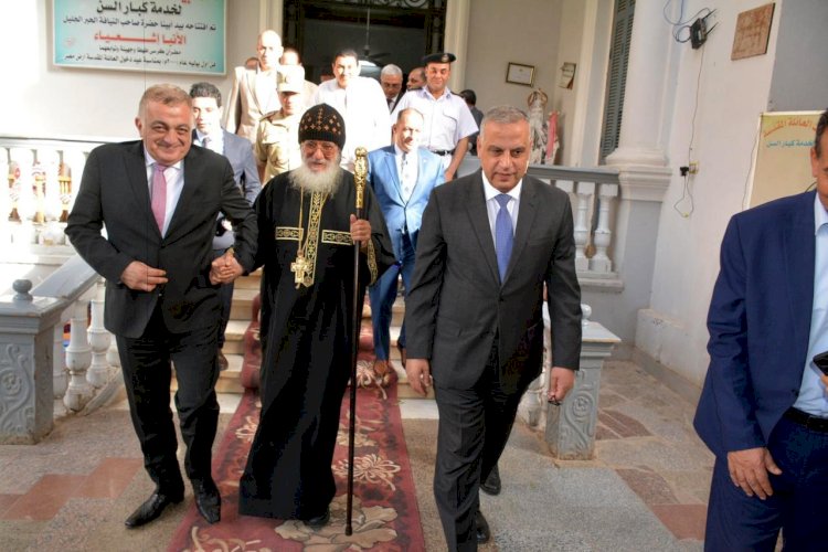 المحافظ ومدير الامن يهنئان المسيحيين بطهطا والمراغة بعيد القيامة
