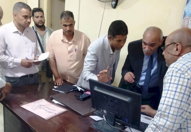 "عبدالجابر"يتابع طلبات التصالح علي مخالفات البناء بسوهاج