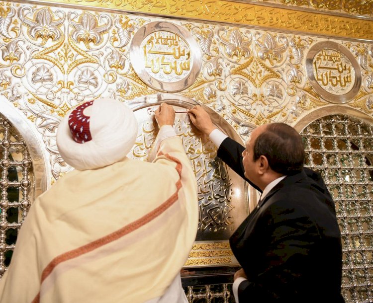 السيسي يفتتح مسجد السيدة زينب بعد ترميمه