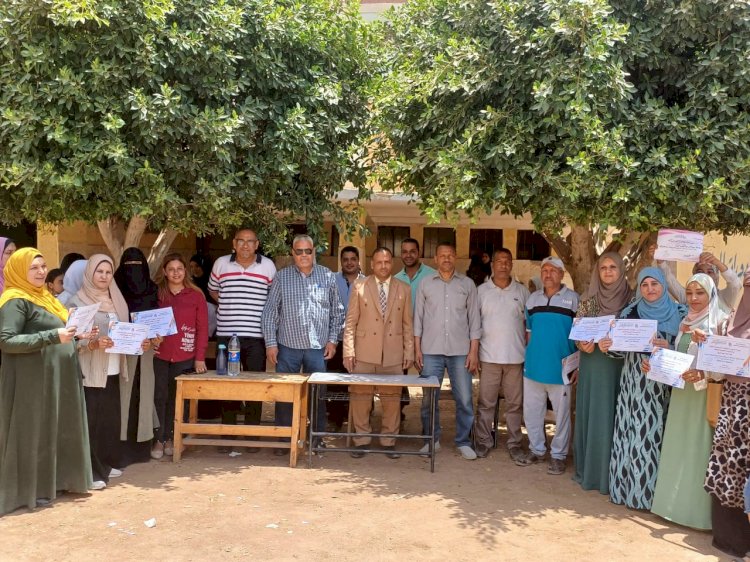 قاصد يشهد حفل تخرج طلابالشهادة الأبتدائية, بمدرسة ابوتشت الإبتدائية المشتركة