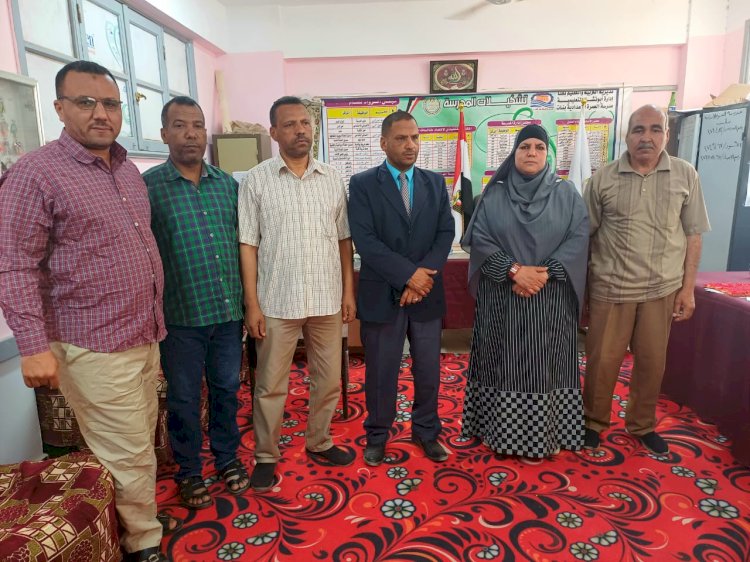 مدير عام تعليم أبوتشت يوجه بمراعاة الدقة في أعمال تصحيح المواد الدراسية بمدارس ابوتشت 