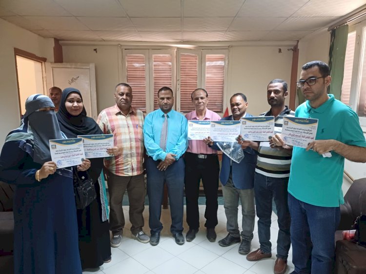 تكريم المشاركين في إعداد وتنفيذ حفل ختام الأنشطة التربوية بتعليم أبوتشت