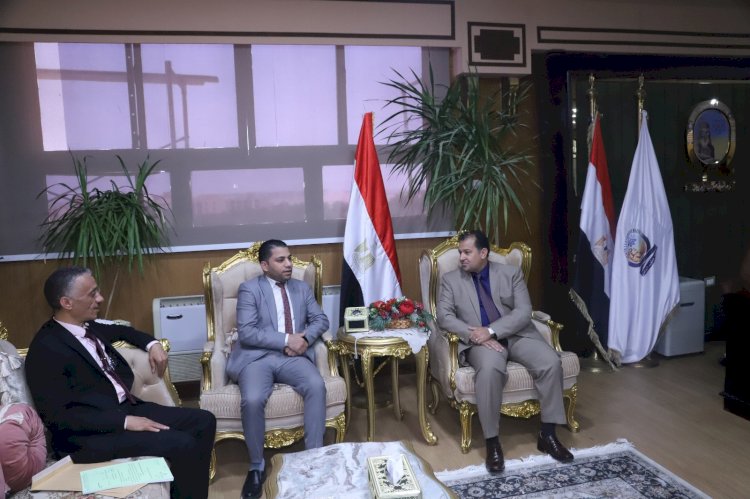 رئيس جامعة جنوب الوادي يلتقي وفد بنك فيصل الإسلامي فرع قنا لبحث أوجه التعاون المشترك