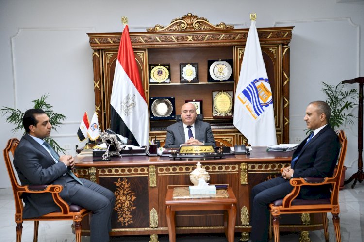 محافظ قنا يعلن عن طرح مبنى شركة الازياء الحديثة بشارع الجمهورية بفرشوط 