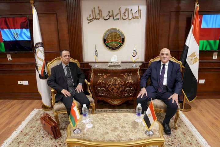 النيابة العامة تستقبل وفدًا رفيع المستوى من قادة وأعضاء هيئة الادعاء العام بسلطنة عمان الشقيقة