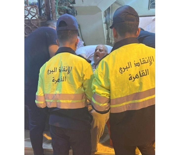 الحماية المدنية تعيد مسن الي بيته بعد عودته من المستشفي