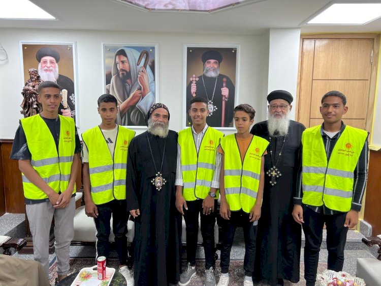 حزب "الشعب الجمهورى" فى زيارة لمطرانية نجع حمادى