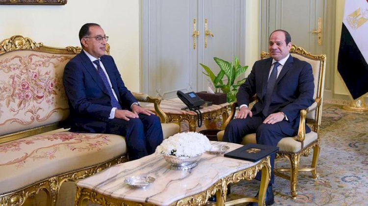 الحكومة تتقدم باستقالتها والرئيس يكلف مدبولي بتشكيلها