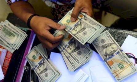 ضبط قضايا إتجار غير المشروع بالنقد الأجنبى