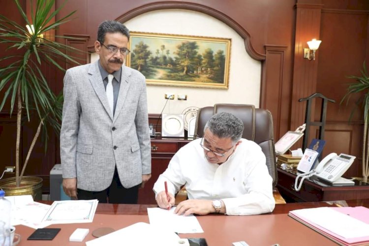 اللواء عمرو حنفي يعتمد نتيجة الشهادة الإعدادية بالبحر الأحمر 