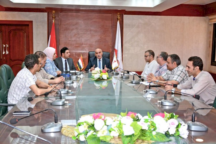 بحث مستجدات موقف التصالح علي مخالفات البناء بسوهاج