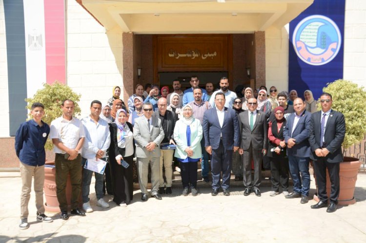 القادة للعلوم الإدارية تقيم الملتقى التوعوي -التكنولوجيا التطبيقية – مستقبل واعد