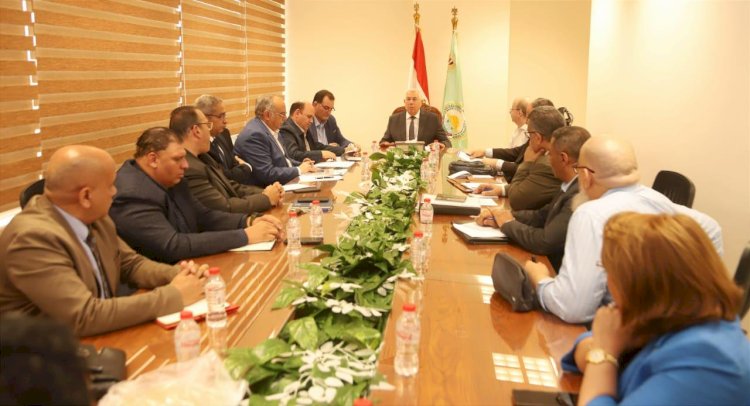 "القصير"يوجه الفريق البحثي لنبات الكسافاباجراء مزيد من التجارب التطبيقية وتحليل صفات الجودة