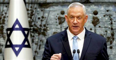 صدام صهيوني.. جانتس يعتزم القفز من مركب نتنياهو