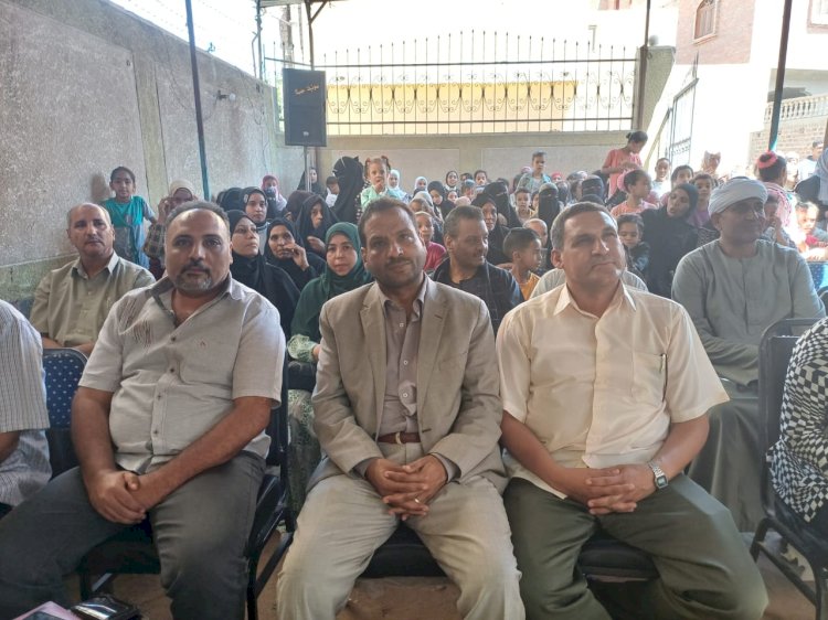 قاصد يشهد حفل تخرج الدفعة الثانية لطلاب الصف السادس بمدرسة الإيمان المجتمعية