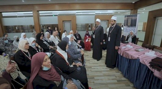 الداخلية.. تواصل تفويج الحجاج من المدينة المنورة الي مكة المكرمة