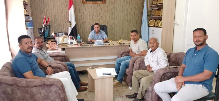 وكيل وزارة  الشباب والرياضة يلتقي مجلس إدارة اتحاد شباب العمال بالبحر الأحمر