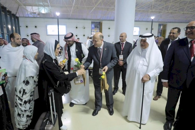 الشرطة تودع اهالي الشهداء لتأدية فريضة الحج