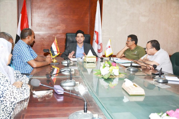 اللجنة التنفيذية لمبادرة المشروعات الخضراء الذكية بسوهاج تعقد اجتماعا تنسيقيا