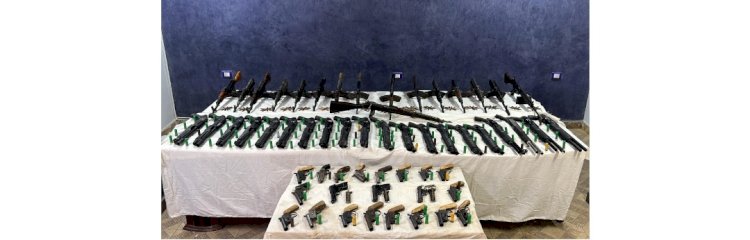 ضبط كوكتيل اسلحة ومخدرات بحوزة متهمين باربعة محافظات