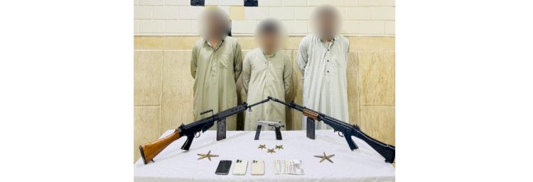 القبض علي ثلاثة عناصر اجرامية بحوزتهم اسلحة الية ومخدرات بالشرقية