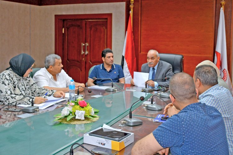 اللجنة العليا للتصالح تعقد اجتماعا لبحث المستجدات  علي مخالفات البناء بسوهاج