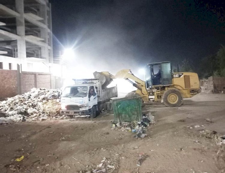 حملات مكثفة لرفع القمامة بجرجا بسوهاج