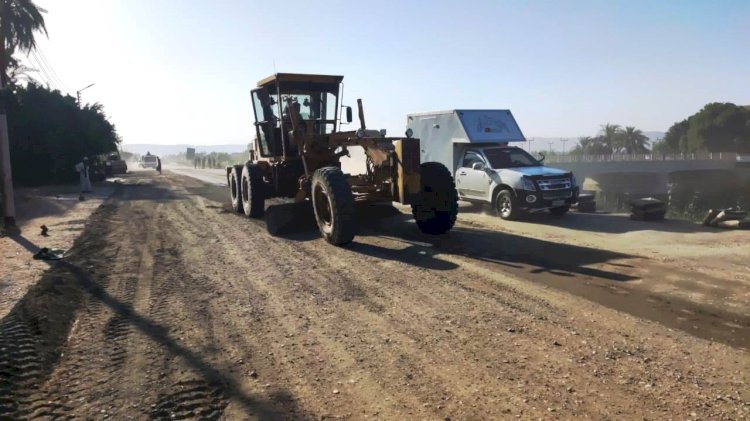 رفع كفاءة طريق دار السلام الزراعي الشرقي بسوهاج