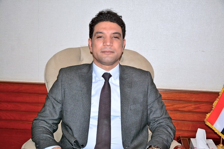 "عبدالهادي"يباشر مهام عملة نائبا لمحافظ سوهاج بعد ادائه اليمين امام الرئيس