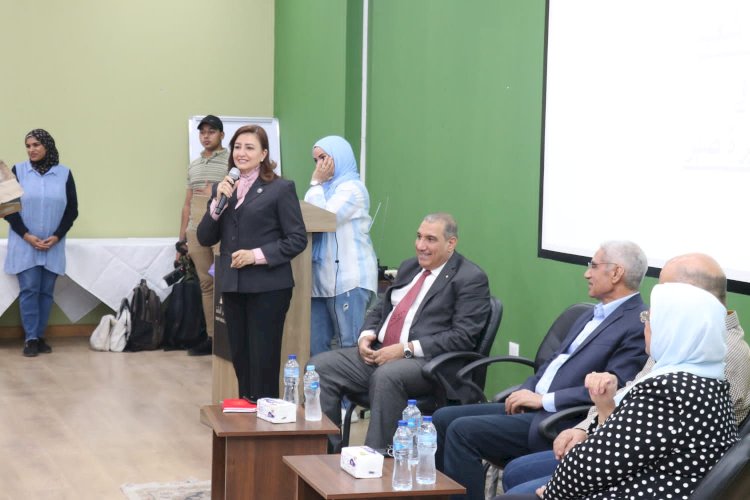 جمعية أنا مصرى بقنا  تقيم ندوة تثقيفية احتفالا بالذكرى 11 لثورة 30 يونية