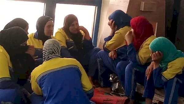 أضربن عن العمل.. استغاثة عاملات النظافة بمستشفى الكبد بالمنيا لخصم 400 جنيه من الراتب