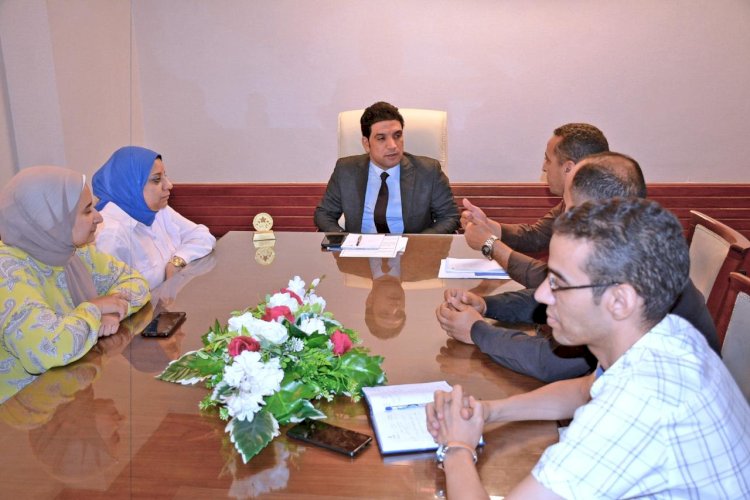 د.عبدالهادي.. يعقد اول اجتماع مع اعضاء "حياة كريمة"بسوهاج