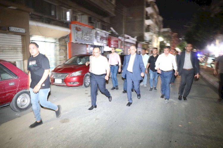 محافظ المنيا  يقود حملة مفاجئة لإزالة الإشغالات و التأكد من الالتزام بمواعيد غلق المحال