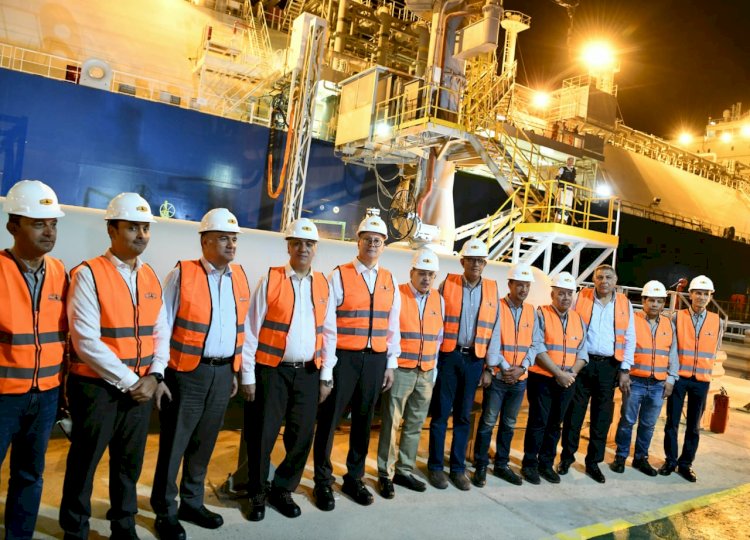 وزير البترول يتفقد تسهيلات" سوميد"بميناء العين السخنة