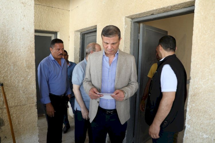 "فاروق"يفاجئ الجمعيات الزراعية بالبحيرة والمنوفية لمتابعة توزيع الاسمدة