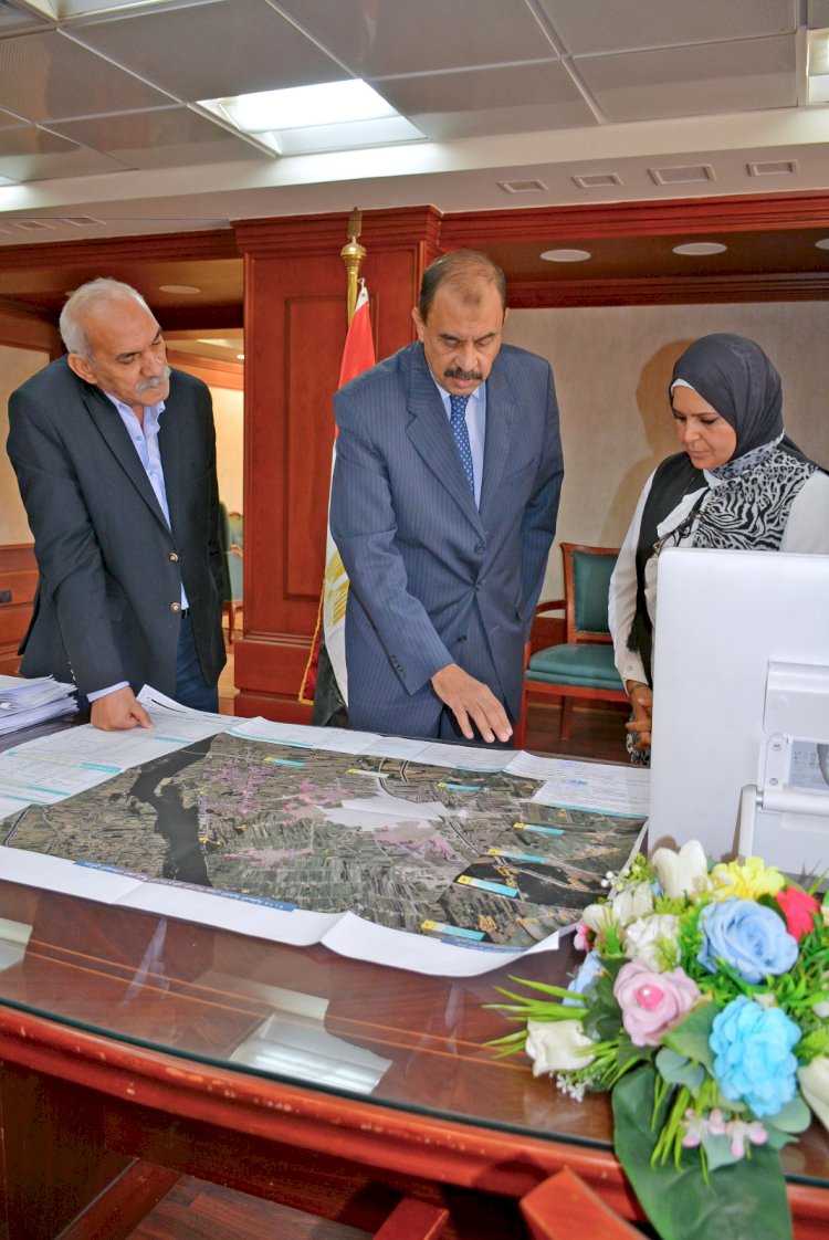 "سراج"يعتمد الخرائط النهائية لمسميات التجمعات العمرانية بسوهاج