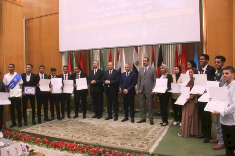 جامعة المنصورة تكرم طلاب حقوق قنا المشاركين فى مسابقة "قضاة المستقبل"