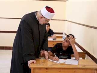 «بدون مشاكل».. طلاب العلمي يؤدون امتحان الصرف بـ«أزهر المنيا»