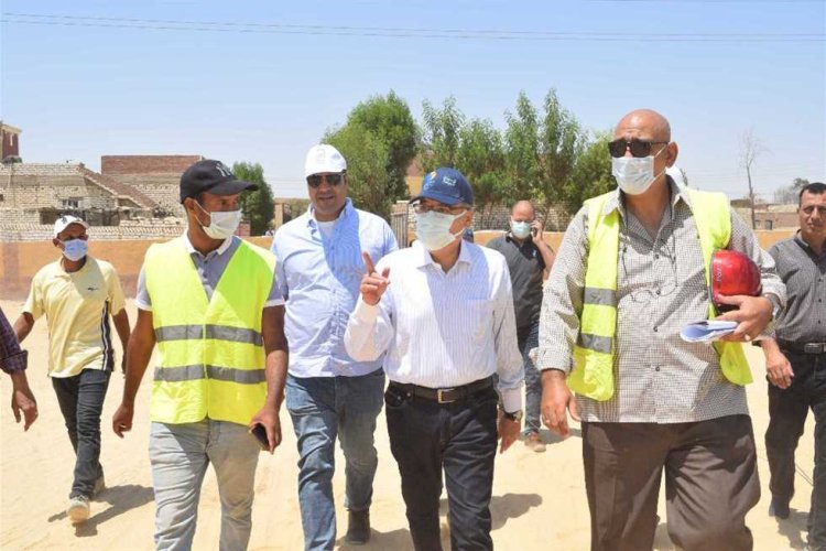 محافظ المنيا: الانتهاء قريبا من توصيل الغاز الطبيعى لـ«العدوة»