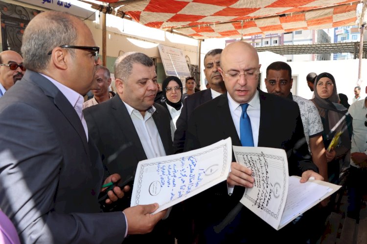 محافظ بني سويف يتفقد سير ومنطومة العمل بالمركز التكنولوجى...ويوجه بتيسير الإجراءات  للمواطنين  في ملف التصالح