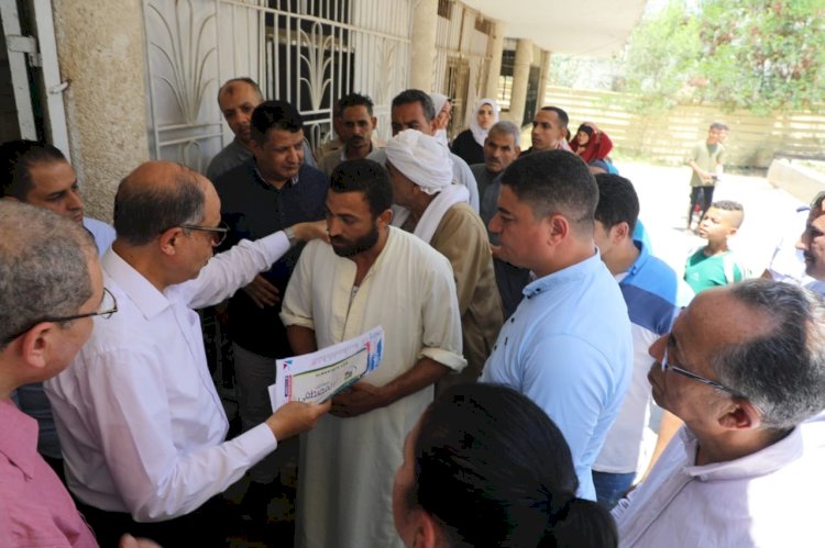 محافظ المنيا يتفقد مشروعات صحية  وخدمية بمطاى ويؤكد: علينا مضاعفة الجهد لإشعار المواطنين بالتغيير للأفضل