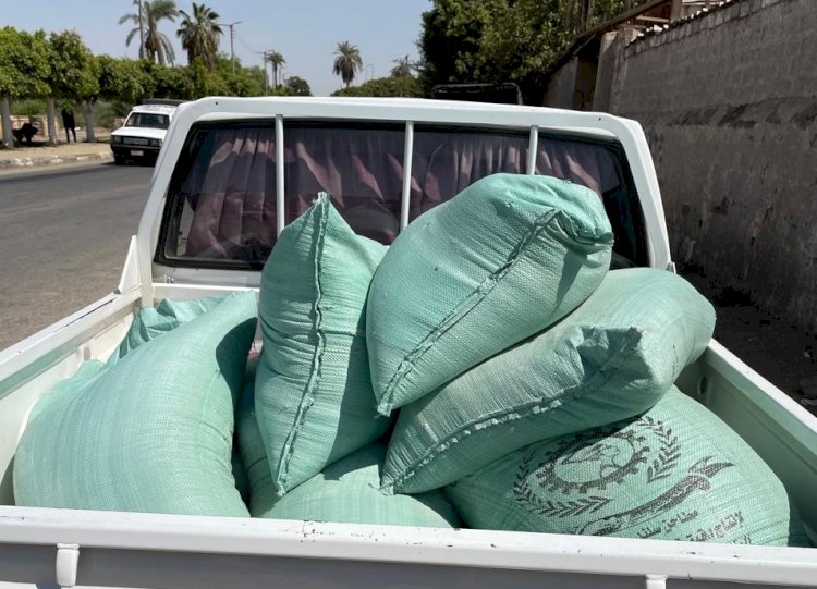 ضبط نصف طن دقيق مدعم قبل بيعه بالسوق السوداء بمركز ملوي