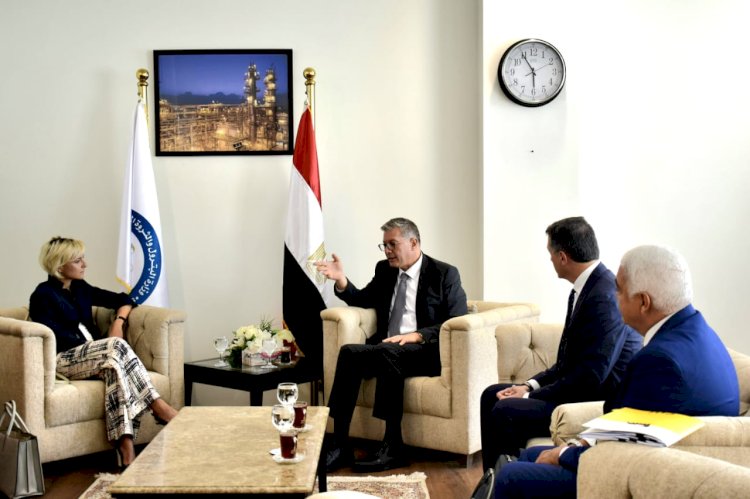 "بدوي ومارتينا "بحثا تكثيف "ايني" اعمال البحث والاستكشاف وتنمية الحقول في مناطق الاستكشاف