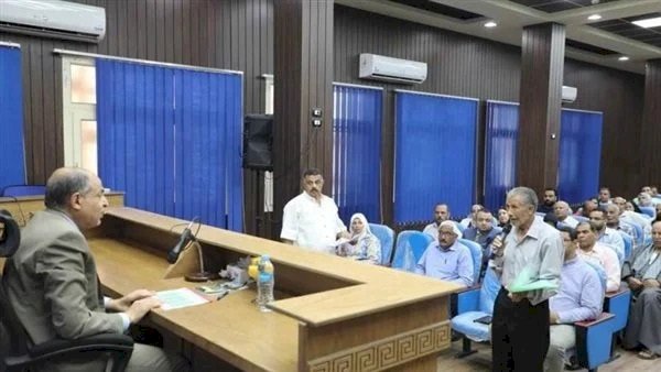 محافظ المنيا يؤكد حرصه على عقد لقاءات دورية مع المواطنين