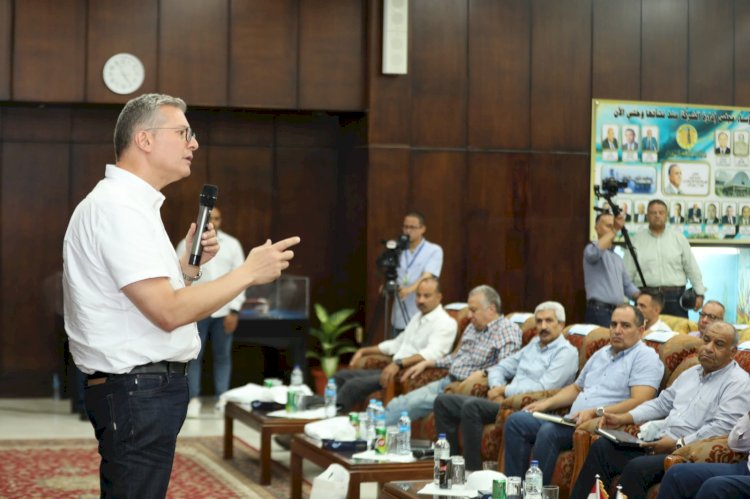 "بدوي"يؤكد خلال تفقده حقول الصحراء الشرقية تذليل التحديات وزيادة الانتاج